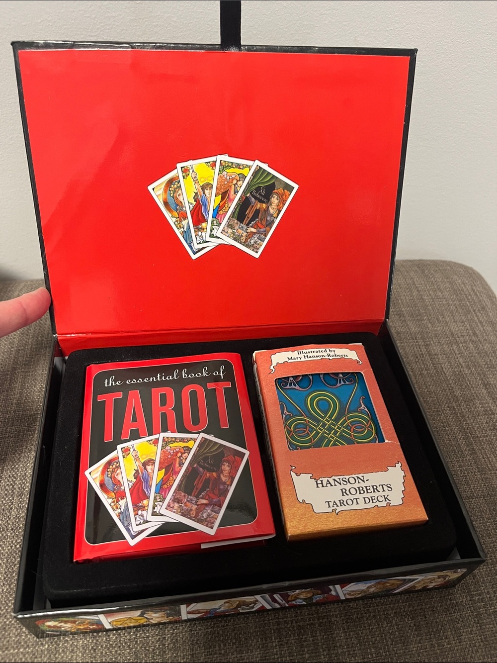 Hanson Roberts Tarot Set
